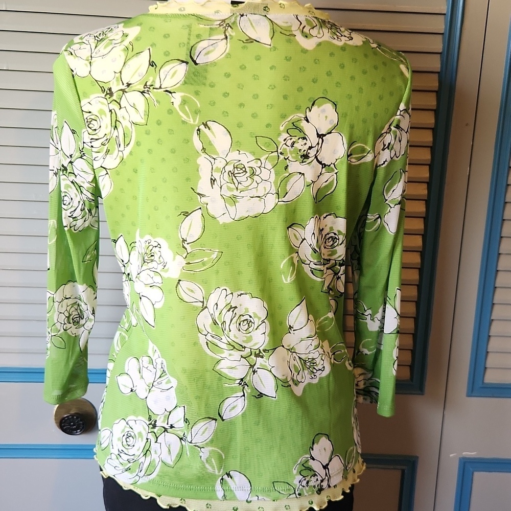 Axcess Green Floral Top - Picture 9 of 13